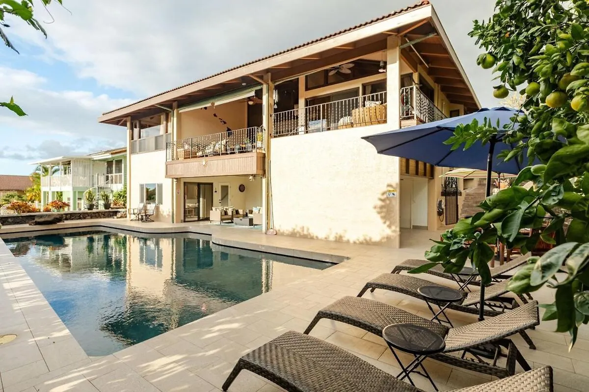 Hawaiian Escape With Pool Expansive Lanai Stunning Sunset Views Villa Kailua-Kona