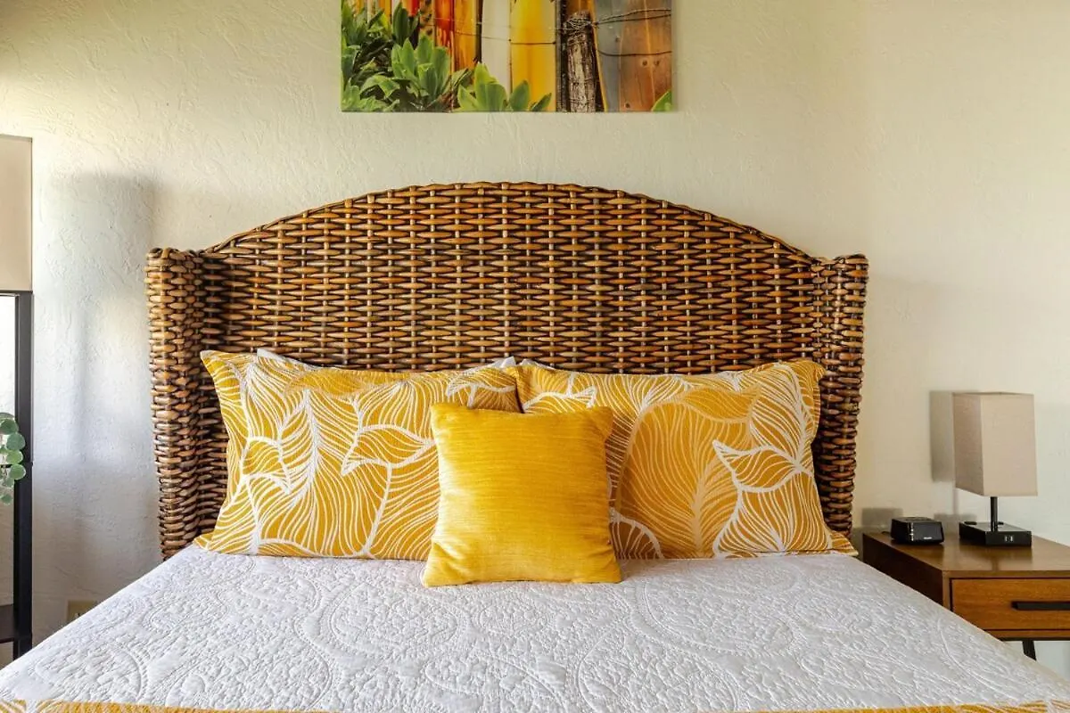 Hawaiian Escape With Pool Expansive Lanai Stunning Sunset Views Villa Kailua-Kona